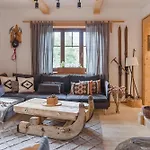Mountain Shelter シャレー *