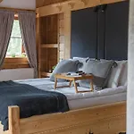 Mountain Shelter シャレー ザコパネ