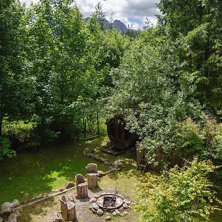 Mountain Shelter シャレー ザコパネ