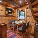 Mountain Shelter Domek alpejski *